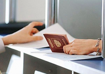 Уже в ближайшие часы россияне будут ездить в Украину только по заграничным паспортам - СНБО