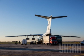 В "Борисполе" приземлится самолет из Мелитополя с 130 морскими пехотинцами