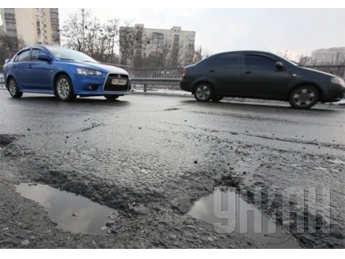 4 взрослых и годовалый ребенок погибли из-за столкновения легкового автомобиля и грузовика на Луганщине