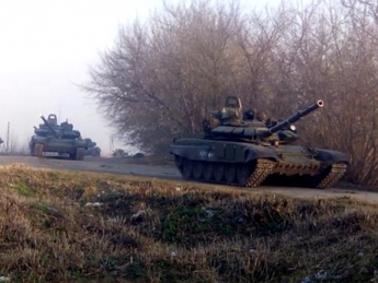 На российско-украинскую границу прибыли элитные танковые дивизии РФ(видео)