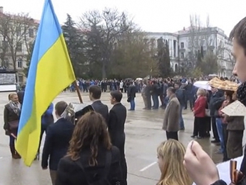 В Севастополе студенты проигнорировали флаг и гимн РФ(видео)