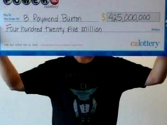 Мужчина, выигравший $425 млн в лотерею, пришел за призом лишь через месяц(видео)