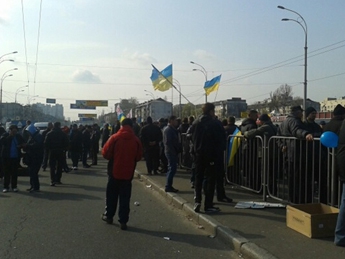В Киеве предприниматели заблокировали движение по бульвару Перова