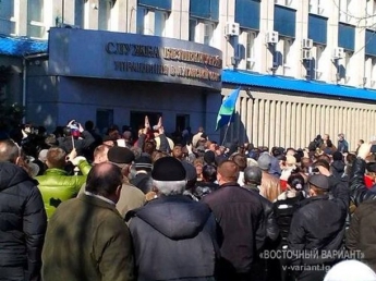 Глава государства взял под личный контроль ситуацию в Донецкой и Луганской областях