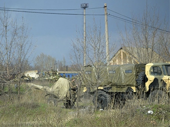 В Донецкую область "стягивают" военную технику(видео)