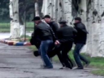 Видео с места расстрела автомобиля в Славянске