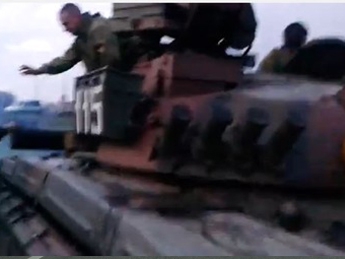 Около Славянска самооборона остановила танк(видео)