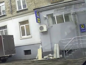Донецкие банки вывозят имущество(видео)