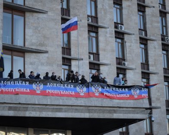 Пророссийские активисты не намерены освобождать захваченные админздания в Донецкой обл.