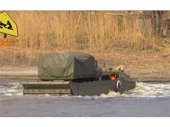 Российская армия у границы Украины учится форсировать реки