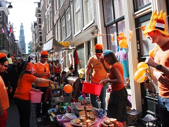 Голландцы впервые отпраздновали День короля (видео)