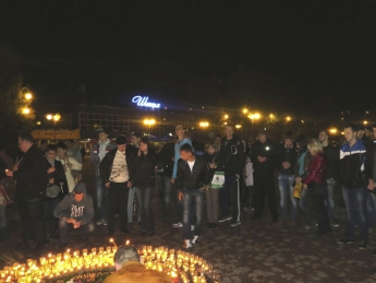 Семьсот свечей зажгли по погибшим в Одессе в Мелитополе (фото)