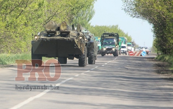 Колонна военной техники в Бердянске (видео)