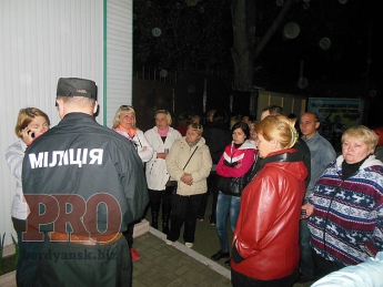 Бердянских правоохранителей родственники не пускали "воевать" в Луганск (фото)