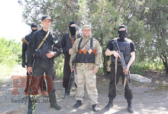 Сепаратисты из Запорожской области ездят в Мариуполь за оружием (видео)