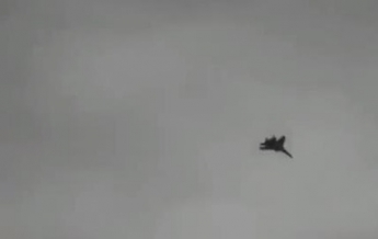 Над Луганском летает военная авиация - соцсети (видео)