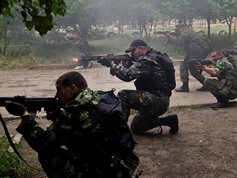 В Луганске захватили еще одну воинскую часть (видео)