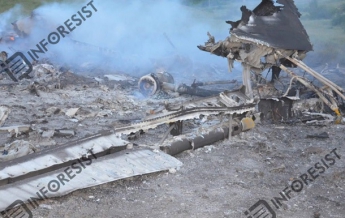 Летчики сбитого самолета ценой своей жизни отвели его от Славянска - Минобороны