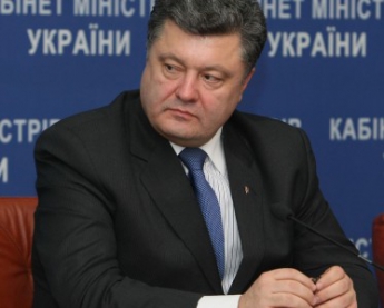 Петр Порошенко пообещал террористам "адекватный ответ" и созывает СНБО
