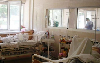 В больницы Луганска поступают раненные, среди которых полковник МВД