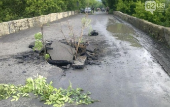 В Донецкой области взорвали автомобильный мост