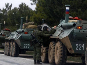 Колонна российских танков и БТРов движется в сторону Донецка (видео)