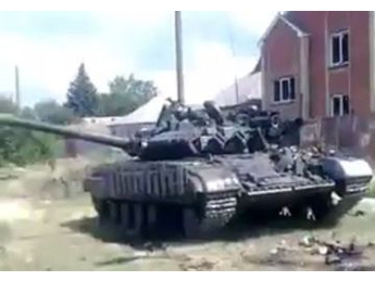 Взорвать гранату в украинском танке, попавшем в засаду боевиков, мог механик - штаб АТО
