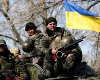 США передали украинским солдатам 1500 наборов первой медицинской помощи