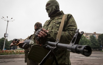 В Донецке неизвестные захватили помещение налоговой