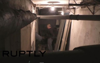 Жители Донецка переделывают подвалы в бомбоубежища(видео)