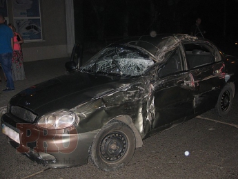 Водитель КАМАЗа не пропустил Daewoo и едва не смял его прицепом (фото)
