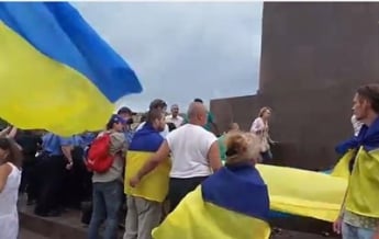 В Харькове возникла стычка между активистами Майдана и Антимайдана (видео)