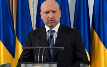 Турчинов призвал мир предоставить Украине военную помощь