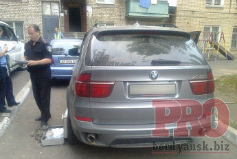 Автоугонщик "прокололся" на BMW X5 (фото)