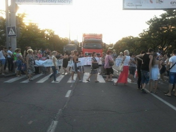 "Мы не уйдем пока перед нами не будет стоять Порошенко" - родные военных 79-й аэромобильной бригады (обновляется)