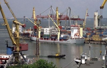 Украина закрывает для международного судоходства порты Крыма