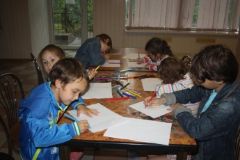 В Запорожскую область привезли 29 детей из приюта на Донбассе