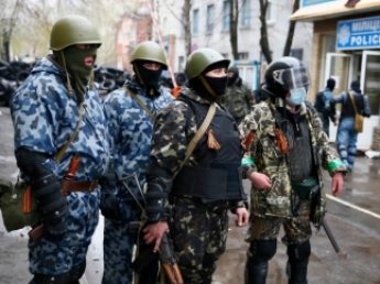 Милиционеры в Луганской  и Донецкой областях реально куплены и доверия к ним нет, - офицер из зоны АТО