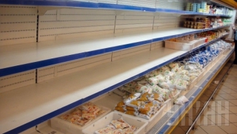 В супермаркетах Крыма снова опустели полки