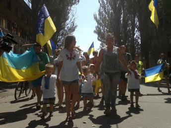 На митинге в Славянске скандировали "Москалів на ножі" (видео)