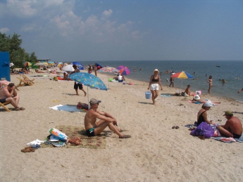 Пьяные родители забыли ребенка на пляже