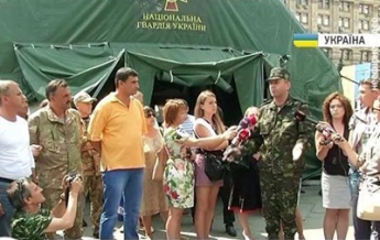 На Майдане развернули мобилизационную палатку Нацгвардии (видео)