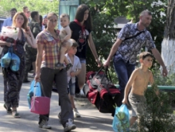 "В очереди на отъезд из зоны АТО мой отец 2013-й" - беженка из Алчевска