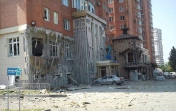 Наблюдатели ОБСЕ зафиксировали последствия артобстрела Донецка