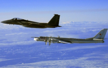 Российские ядерные бомбардировщики стали чаще летать у границ США и Канады