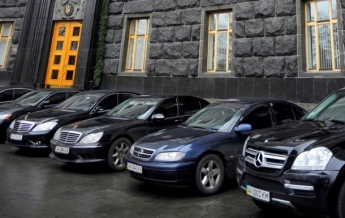 Депутаты отдали служебные автомобили силовикам АТО