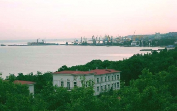 В результате боевых действий обесточен Мариупольский порт