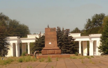 В Мариуполе снесут все памятники Ленину