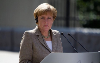 Меркель призвала Кличко использовать его связи в Германии