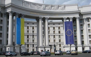Украина намерена ликвидировать часть заграничных дипломатических представительств